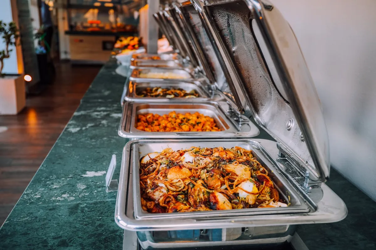 Sunuma hazır sıcak yemek ve catering büfesi